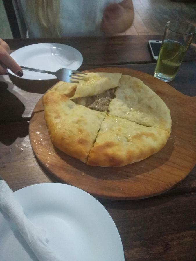 Raul Lushnu Darbaz Acomodação com café da manhã Mestia Exterior foto